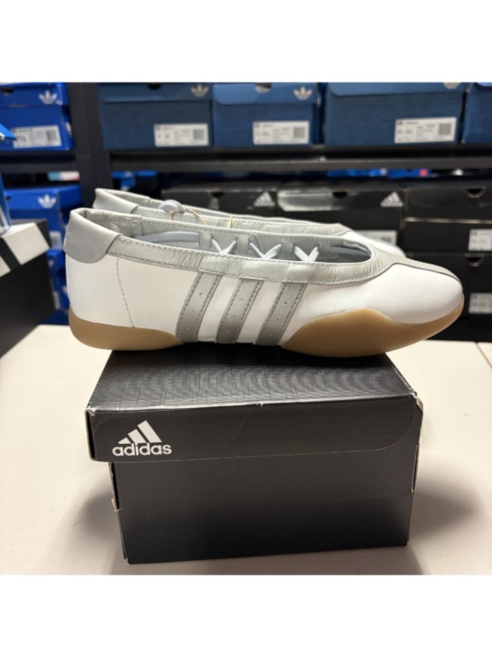 size 6.5 - adidas taekwondo mei ballet womens - jq6438 - Picture 3 of 6